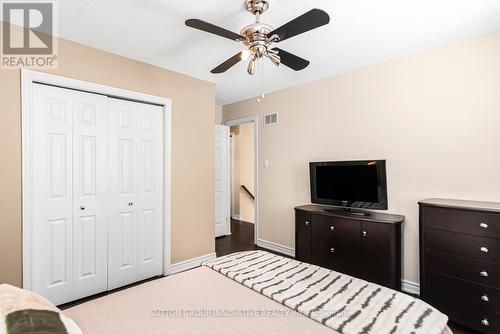 27 Beaverton Drive, Hamilton, ON - Indoor Photo Showing Bedroom