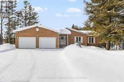 17 STANLEY ROAD  Kawartha Lakes, ON K0M 2T0