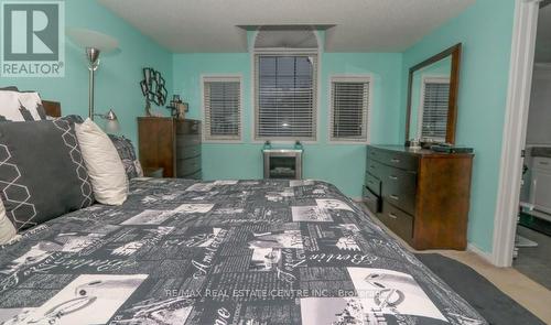 15 Gees Way, Cambridge, ON - Indoor Photo Showing Bedroom