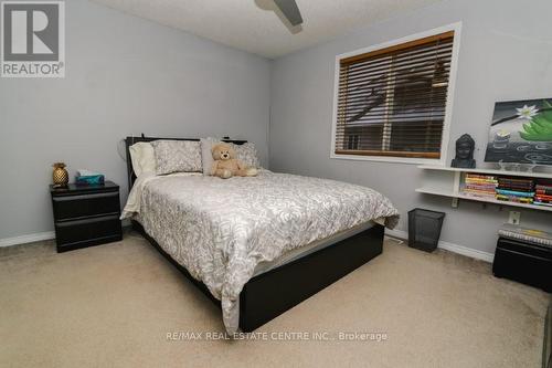 15 Gees Way, Cambridge, ON - Indoor Photo Showing Bedroom