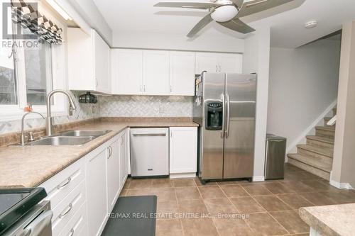 15 Gees Way, Cambridge, ON - Indoor Photo Showing Kitchen With Double Sink