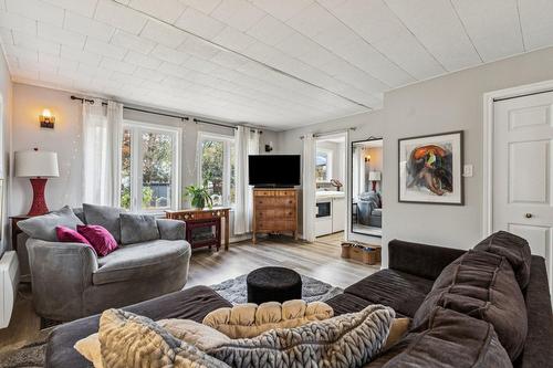 Chambre à coucher principale - 2173 Route 303, Thorne, QC - Indoor Photo Showing Living Room