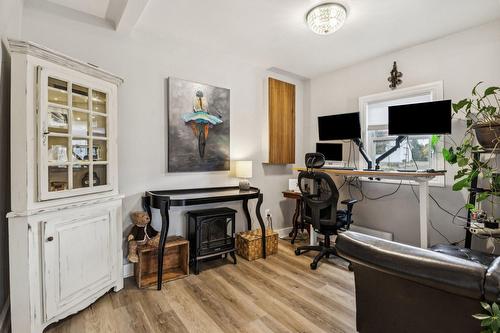 Salon - 2173 Route 303, Thorne, QC - Indoor With Fireplace