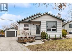 198 Ritchie Court  Kelowna, BC V1V 2A8