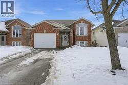 136 COURTNEY Crescent  Welland, ON L3C 7H8