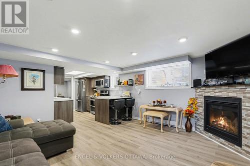 87 King George Street, Ottawa, ON - Indoor Photo Showing Living Room With Fireplace