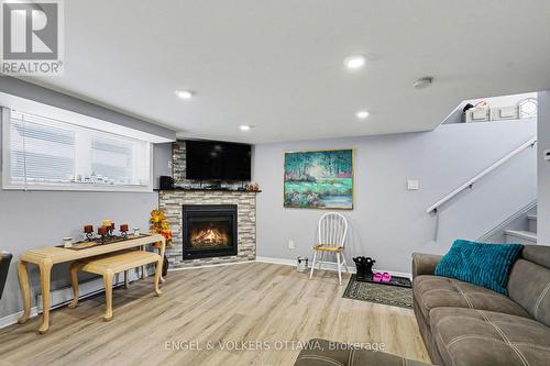 87 King George Street, Ottawa, ON - Indoor Photo Showing Living Room With Fireplace