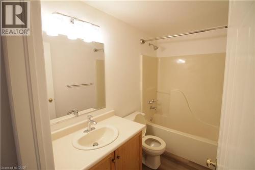 532 Mariner Drive, Waterloo, ON - Indoor Photo Showing Bathroom