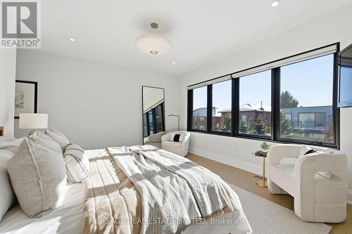 10 Brant Avenue, Mississauga, ON - Indoor Photo Showing Bedroom