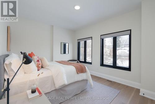 10 Brant Avenue, Mississauga, ON - Indoor Photo Showing Bedroom