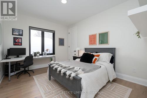 10 Brant Avenue, Mississauga, ON - Indoor Photo Showing Bedroom