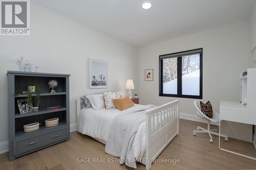 10 Brant Avenue, Mississauga, ON - Indoor Photo Showing Bedroom