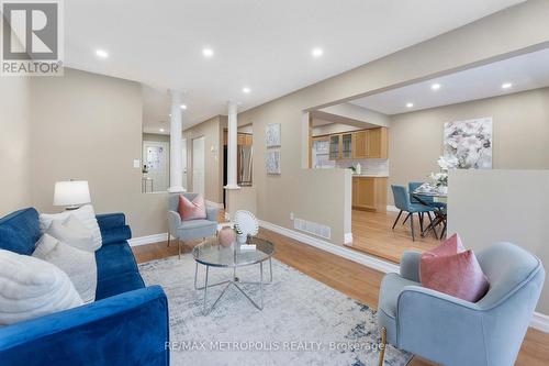 135 Veronica Drive, Kitchener, ON - Indoor Photo Showing Living Room