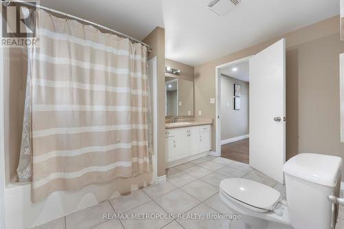 135 Veronica Drive, Kitchener, ON - Indoor Photo Showing Bathroom