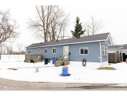 3 OAK Court  Mcgregor, ON N0R 1J0