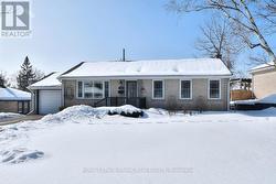 1369 ARMSTRONG DRIVE  Peterborough (Town Ward 3), ON K9J 6G4