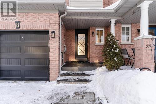 8 OGLEVIE DRIVE  Whitby, ON L1R 2Y4