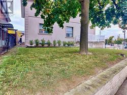 2 - 952 SCARLETT ROAD  Toronto, ON M9P 2V6