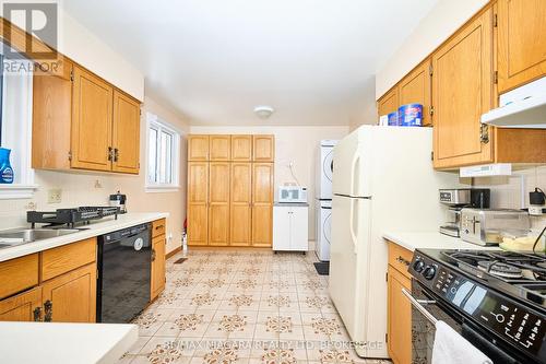 50 Chetwood Street, St. Catharines (Western Hill), ON - Indoor Photo Showing Kitchen