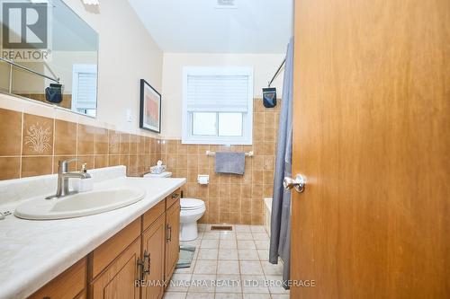 50 Chetwood Street, St. Catharines (Western Hill), ON - Indoor Photo Showing Bathroom