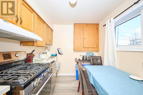 50 Chetwood Street, St. Catharines (Western Hill), ON - Indoor Photo Showing Kitchen