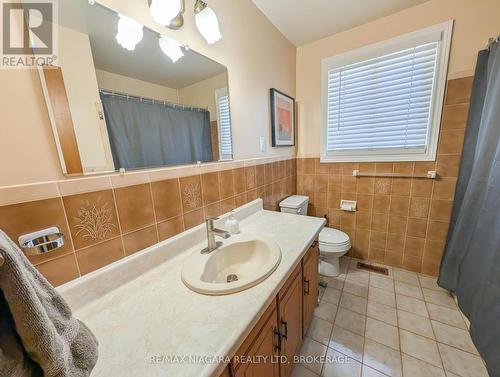 50 Chetwood Street, St. Catharines (Western Hill), ON - Indoor Photo Showing Bathroom