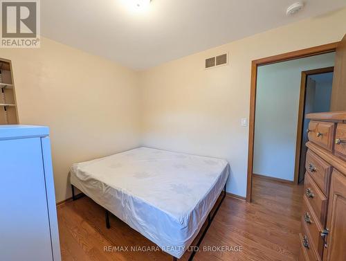 50 Chetwood Street, St. Catharines (Western Hill), ON - Indoor Photo Showing Bedroom