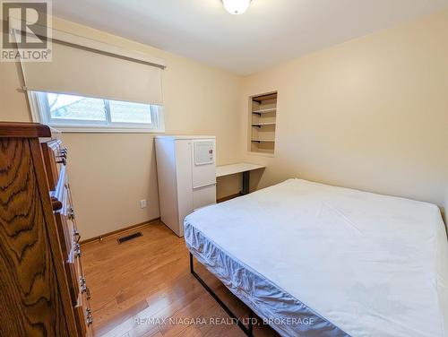 50 Chetwood Street, St. Catharines (Western Hill), ON - Indoor Photo Showing Bedroom