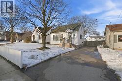 67 WOOD Street  Brantford, ON N3R 2L1