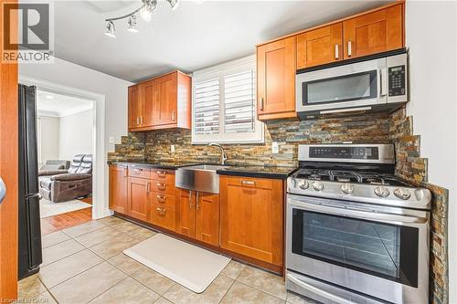 165 E 38Th Street, Hamilton, ON - Indoor Photo Showing Kitchen