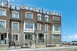 34 AVANI AVENUE  Markham, ON L6C 3M3