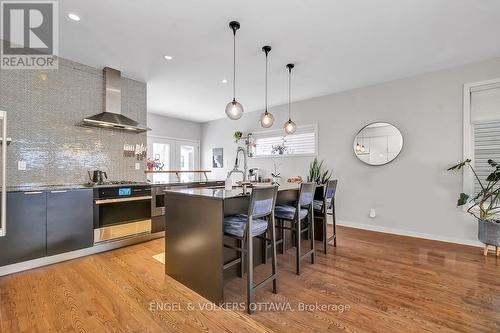 32 Sims Avenue, Ottawa, ON - Indoor Photo Showing Kitchen With Upgraded Kitchen