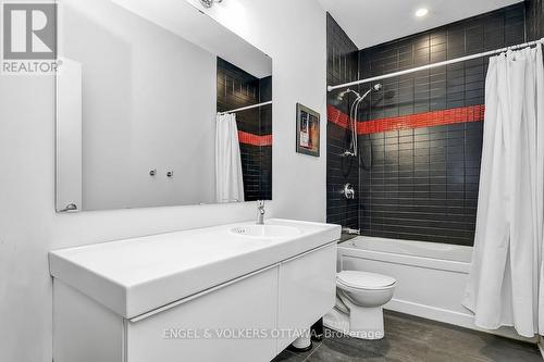 32 Sims Avenue, Ottawa, ON - Indoor Photo Showing Bathroom