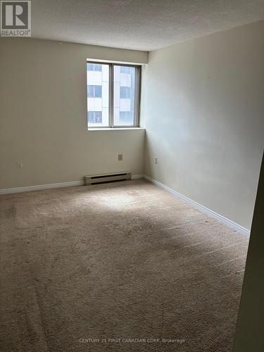 602 - 695 Richmond Street, London East (East F), ON - Indoor Photo Showing Other Room
