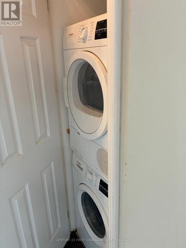602 - 695 Richmond Street, London East (East F), ON - Indoor Photo Showing Laundry Room