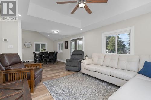 8109 93 Highway, Tiny, ON - Indoor Photo Showing Living Room