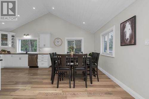 8109 93 Highway, Tiny, ON - Indoor Photo Showing Dining Room