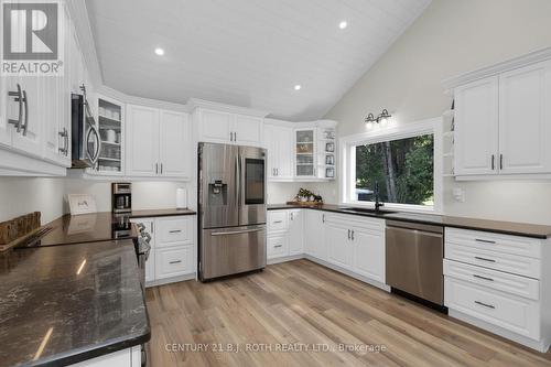 8109 93 Highway, Tiny, ON - Indoor Photo Showing Kitchen