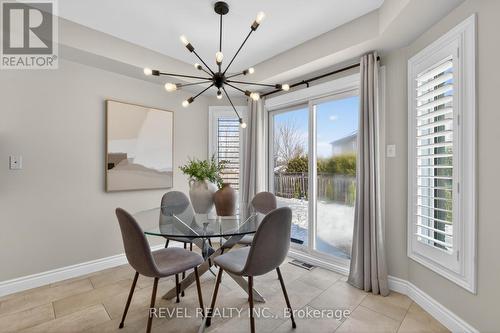 2286 Seton Crescent, Burlington, ON - Indoor Photo Showing Dining Room