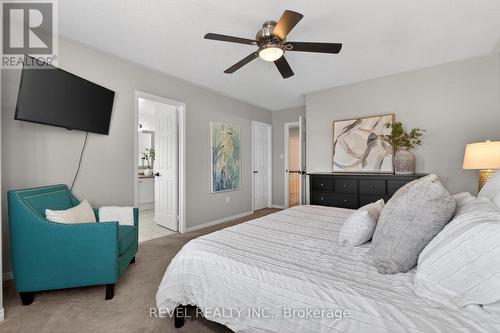2286 Seton Crescent, Burlington, ON - Indoor Photo Showing Bedroom