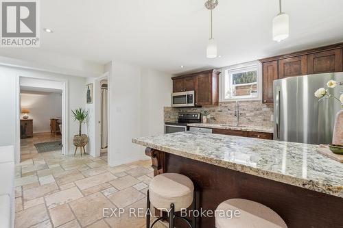1 - 19 Bartlett Avenue, Grimsby, ON - Indoor Photo Showing Kitchen With Upgraded Kitchen