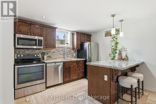 1 - 19 Bartlett Avenue, Grimsby, ON - Indoor Photo Showing Kitchen