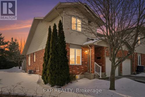 1 - 19 Bartlett Avenue, Grimsby, ON - Outdoor