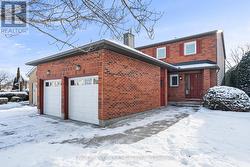 29 VALLEY RIDGE STREET  Ottawa, ON K2E 7W3