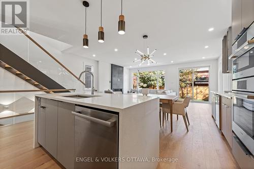 493 Highcroft Avenue, Ottawa, ON - Indoor Photo Showing Kitchen With Upgraded Kitchen