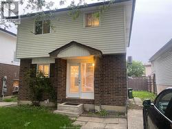 8324 Gregory PLACE Windsor, ON N8S 4N4