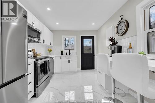 2351 Elsmere, Windsor, ON - Indoor Photo Showing Kitchen