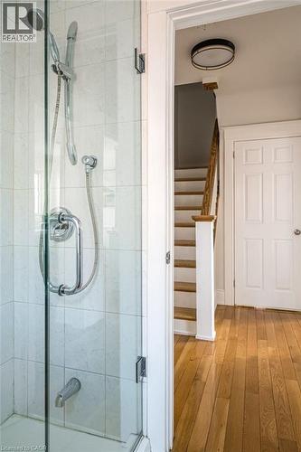 100 Graham Avenue S, Hamilton, ON - Indoor Photo Showing Bathroom