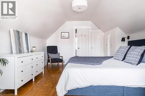 100 Graham Avenue S, Hamilton, ON - Indoor Photo Showing Bedroom