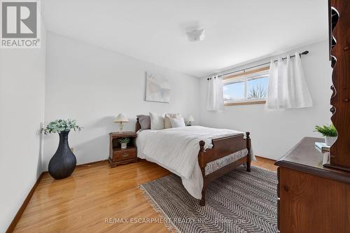 5 Mountbatten Drive, Hamilton, ON - Indoor Photo Showing Bedroom